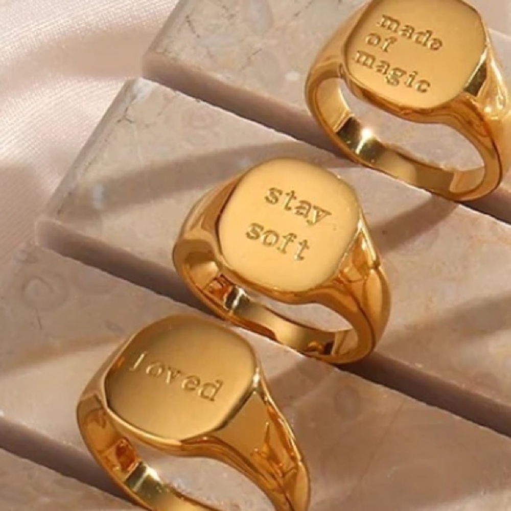 NEW! STAY SOFT ENGRAVED GOLD RING - Picture 4 of 7